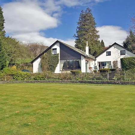Lakefield House Holiday home